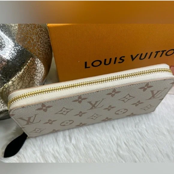 Louis Vuitton Dune Monogram Zippy Wallet NIB - Picture 4 of 8